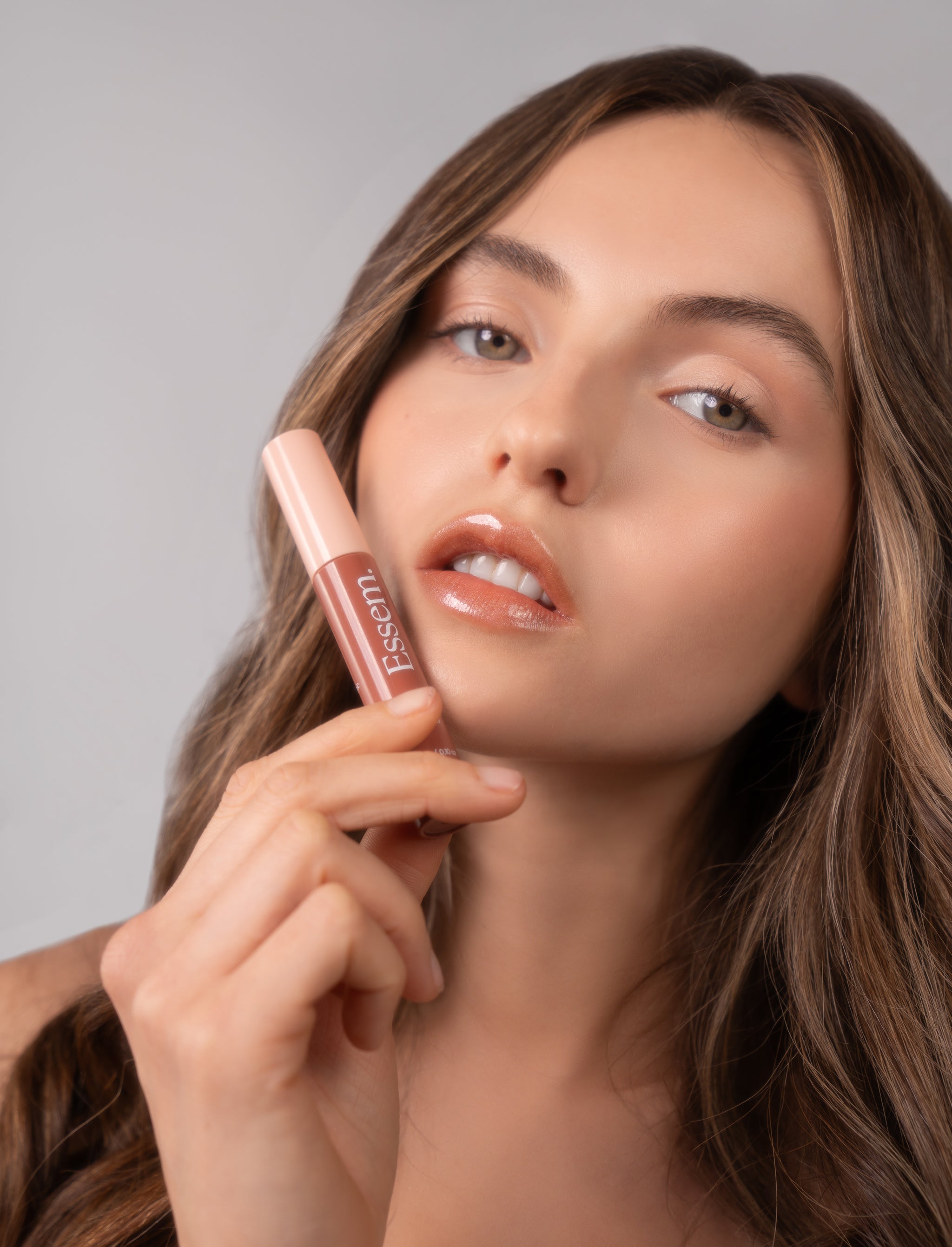 Glow & Kiss Holiday Set Essem Skincare